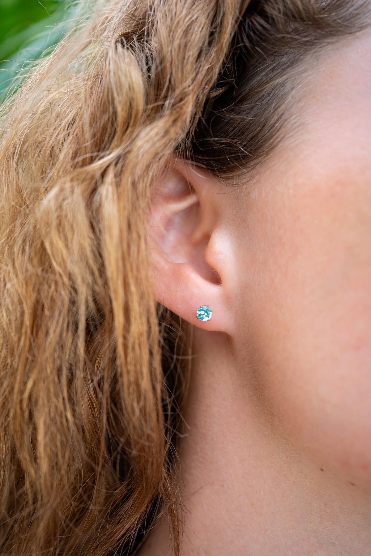 Apatite stud earrings - 14K