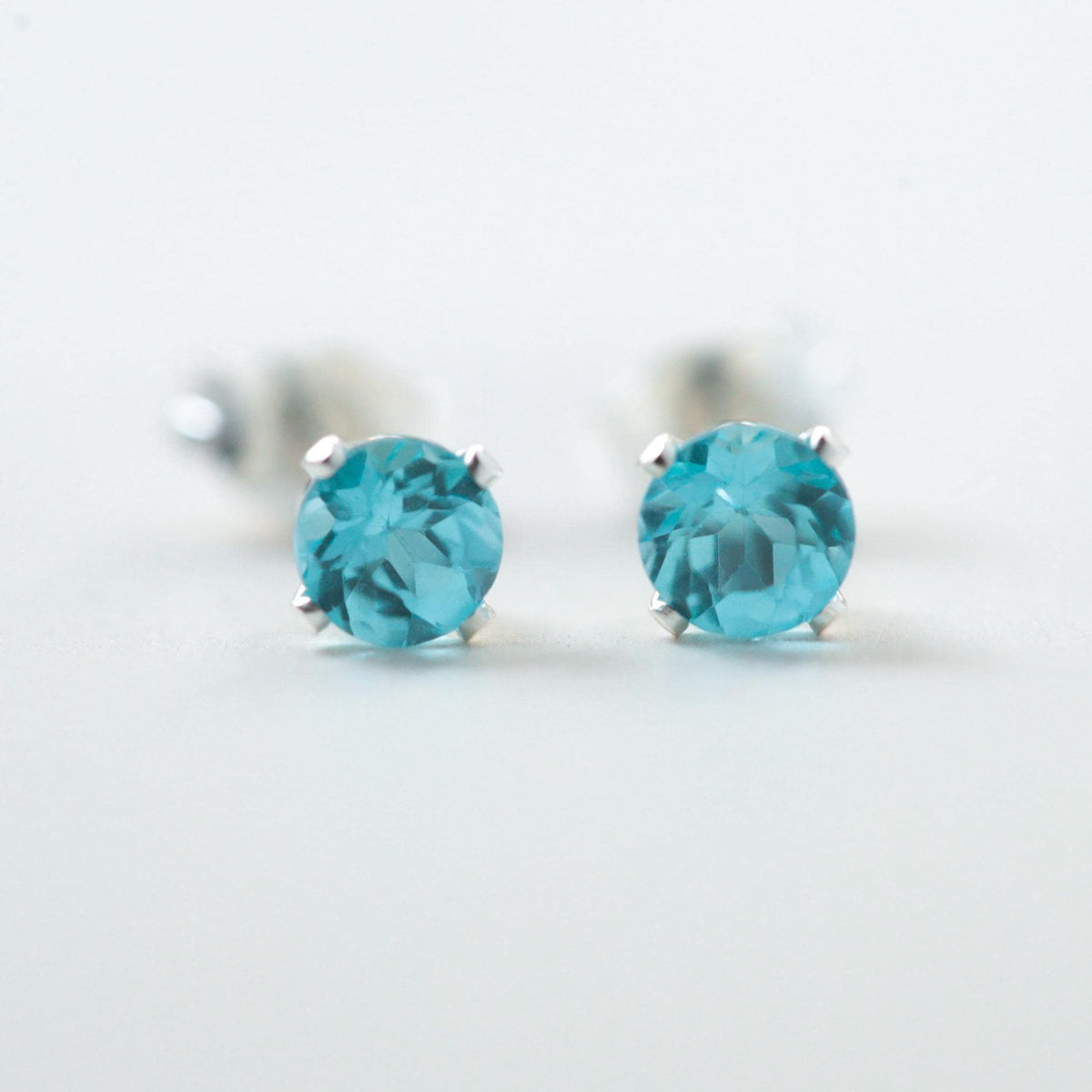 Apatite stud earrings - 14K