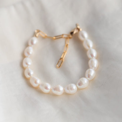 Freshwater Pearl bracelet gold filled June birthstone jewelry Bridesmaid gift for her Pearl jewelry Wedding jewelry for brides June #0148