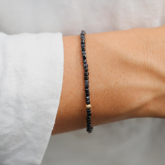 Blue Sapphire Bracelet, Yellow Gold Filled, Delicate Blue Sapphire Skinny Stacking Bracelet, Tiny Faceted Beads Sapphire 2.5-3mm W