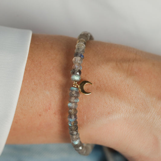 Flashy Labradorite Bracelet, Beaded Labradorite bracelet | Labradorite stacking bracelet, Delicate tiny beaded labradorite bracelet
