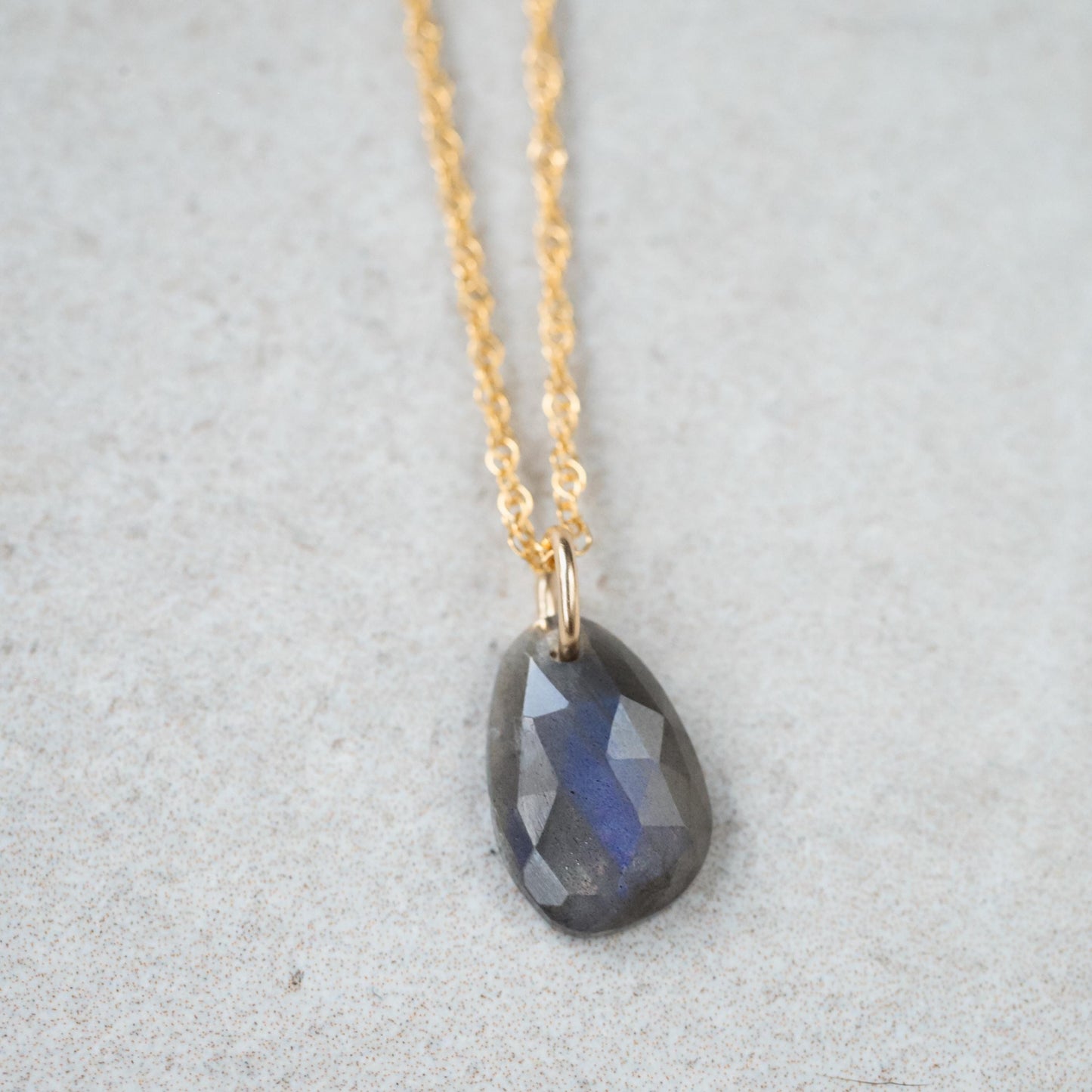 Labradorite pendant, Labradorite gold pendant, Genuine Labradorite Jewelry, flashy Labradorite necklace
