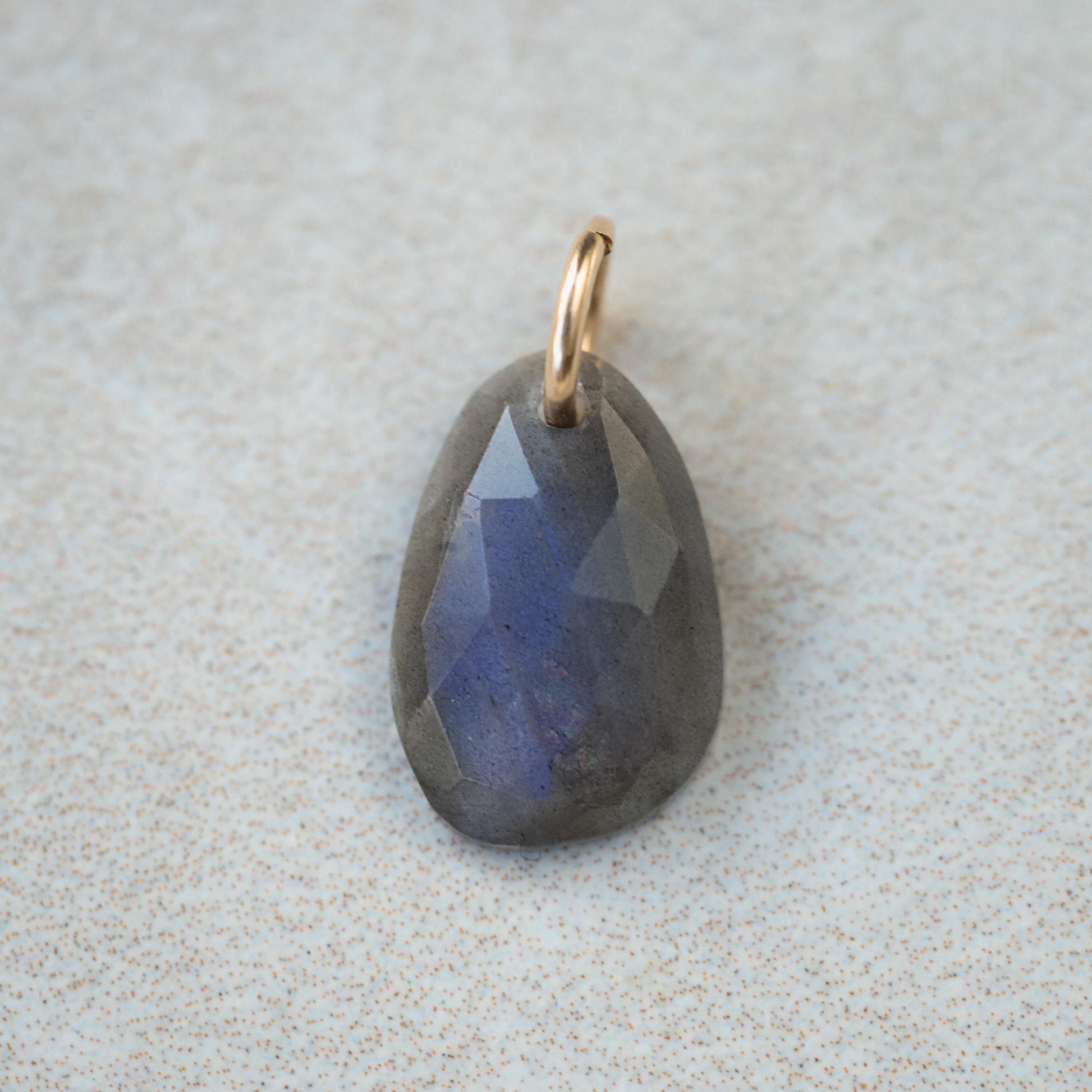 Labradorite pendant, Labradorite gold pendant, Genuine Labradorite Jewelry, flashy Labradorite necklace