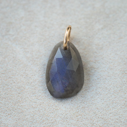 Labradorite pendant, Labradorite gold pendant, Genuine Labradorite Jewelry, flashy Labradorite necklace