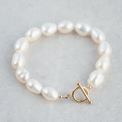 Chunky Freshwater Pearl bracelet | Pearl toggle bracelet | fun freshwater pearl bracelet | gold freshwater pearl bracelet | large pearls W