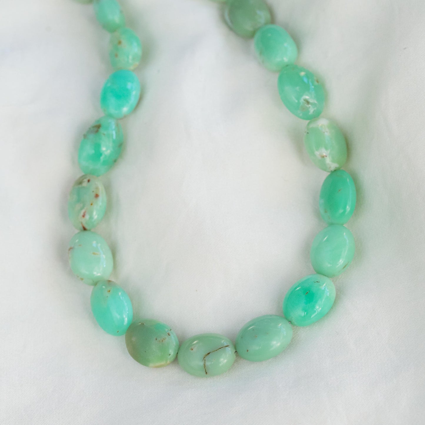 Chrysoprase Oval Necklace – 14K Gold