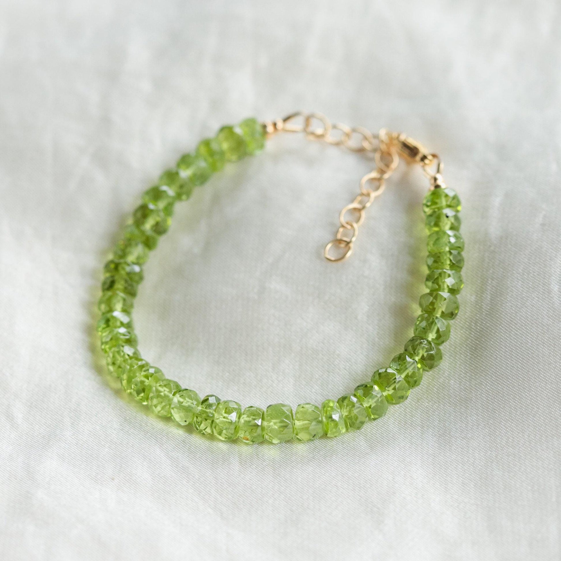 AAAA+ peridot faceted rondel | Peridot bracelet | Dainty peridot bracelet | August birthstone jewelry | Natural peridot jewelry | peridot