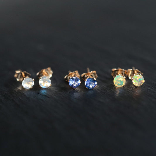 Rainbow Moonstone stud earrings - 14K
