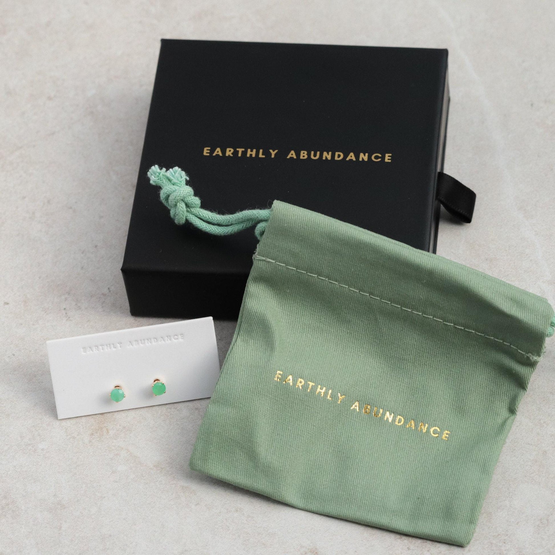 Iolite stud earring - 14K