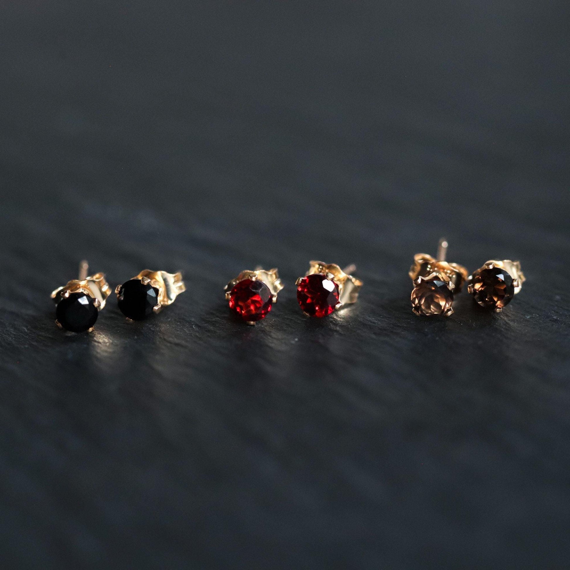 Garnet studs - 14K