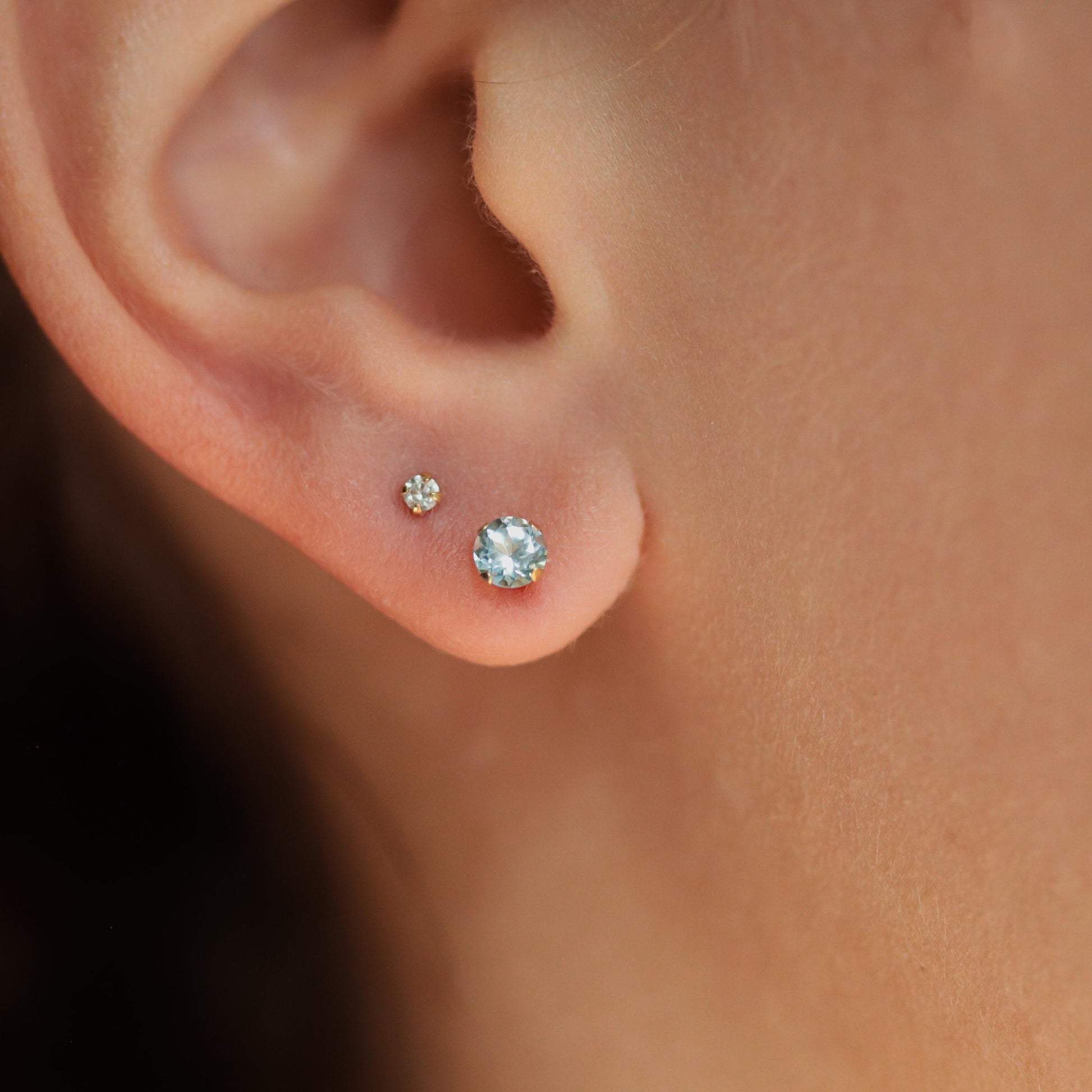 Blue topaz earring - 14K