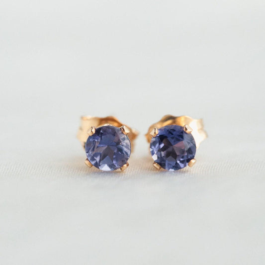 Iolite stud earring - 14K