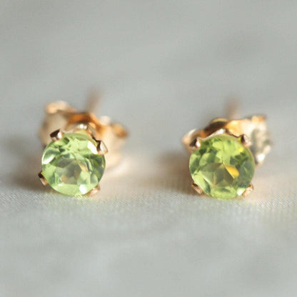 Peridot studs - 14K