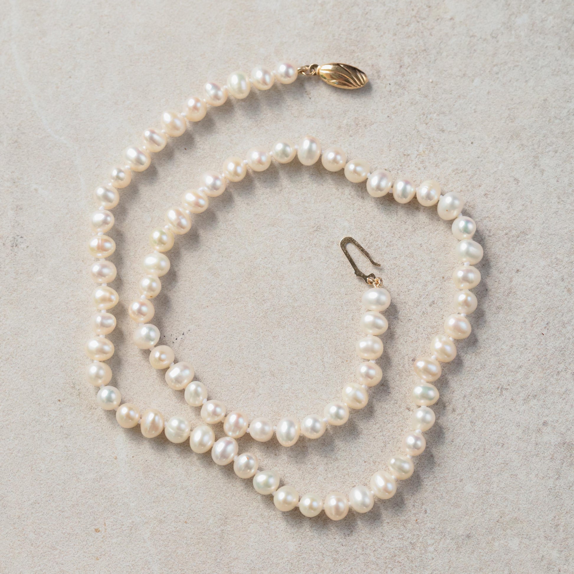14K GOLD Knotted Pearl necklace | Pearl necklace 14K gold | Boho freshwater pearl necklace | pearl necklace gold