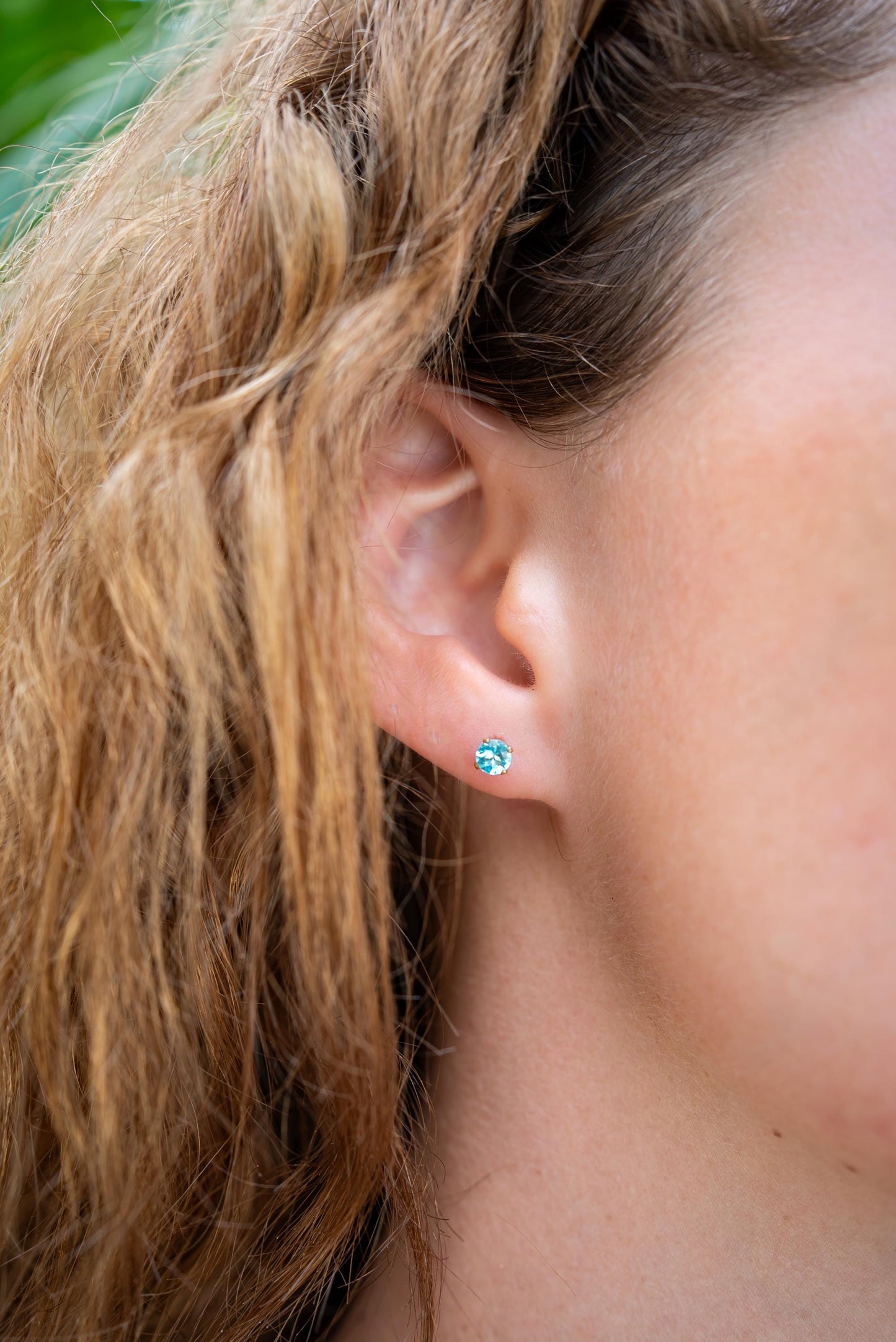 Apatite stud earrings - 14K