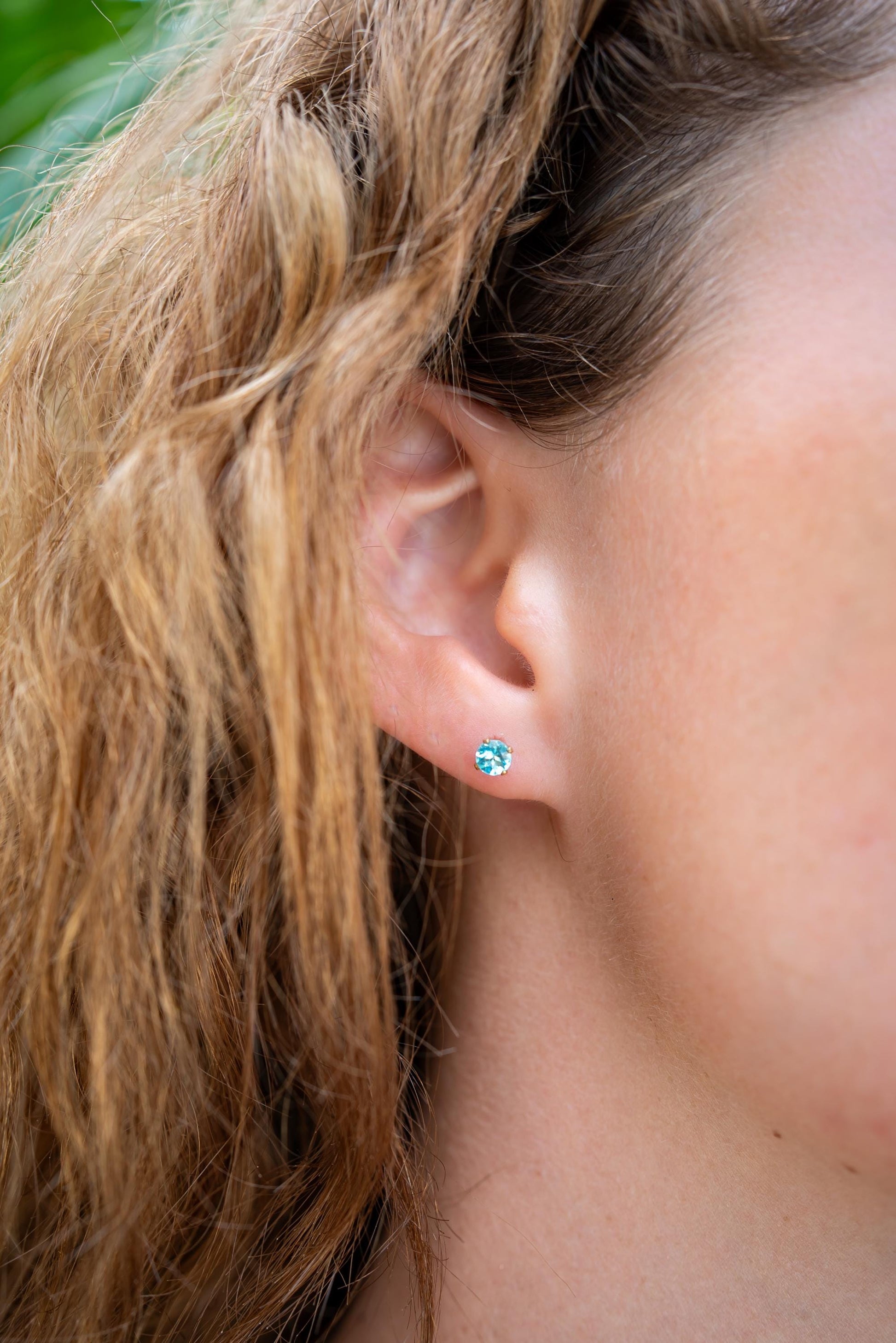Apatite stud earrings - 14K