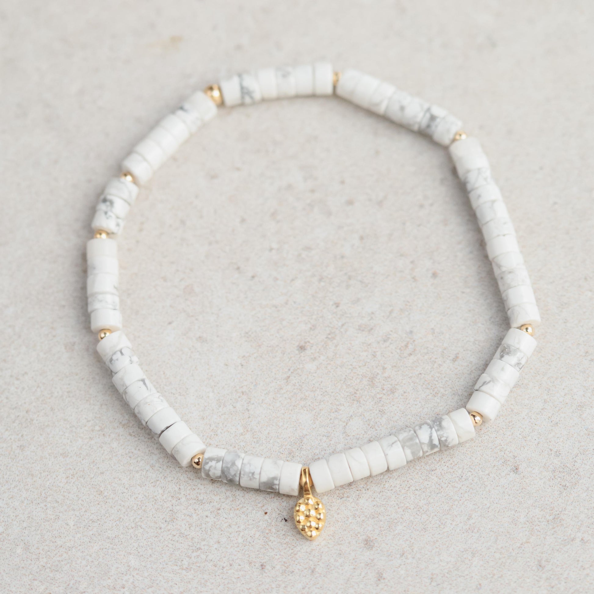 Howlite heishi leaf bracelet