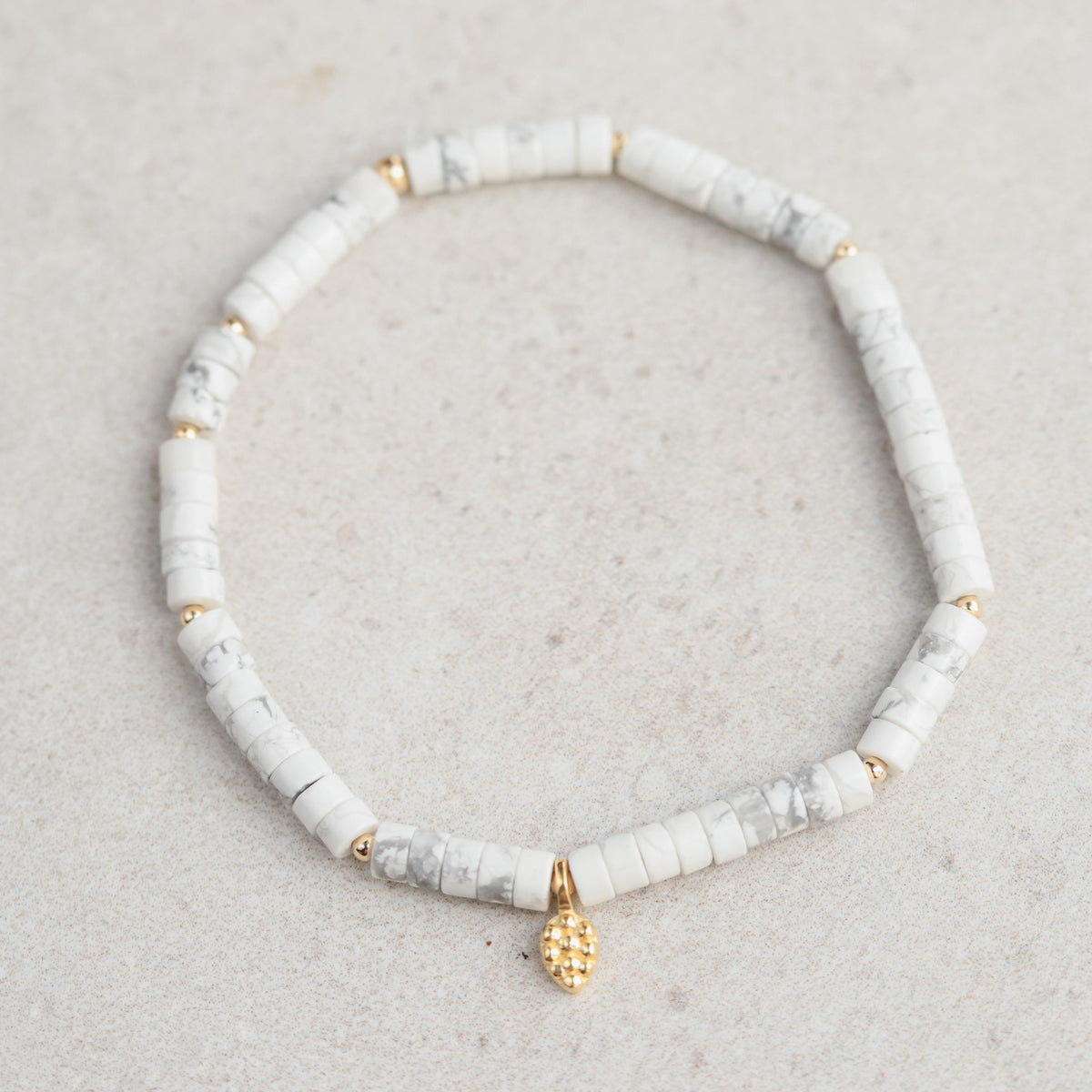Howlite heishi leaf bracelet
