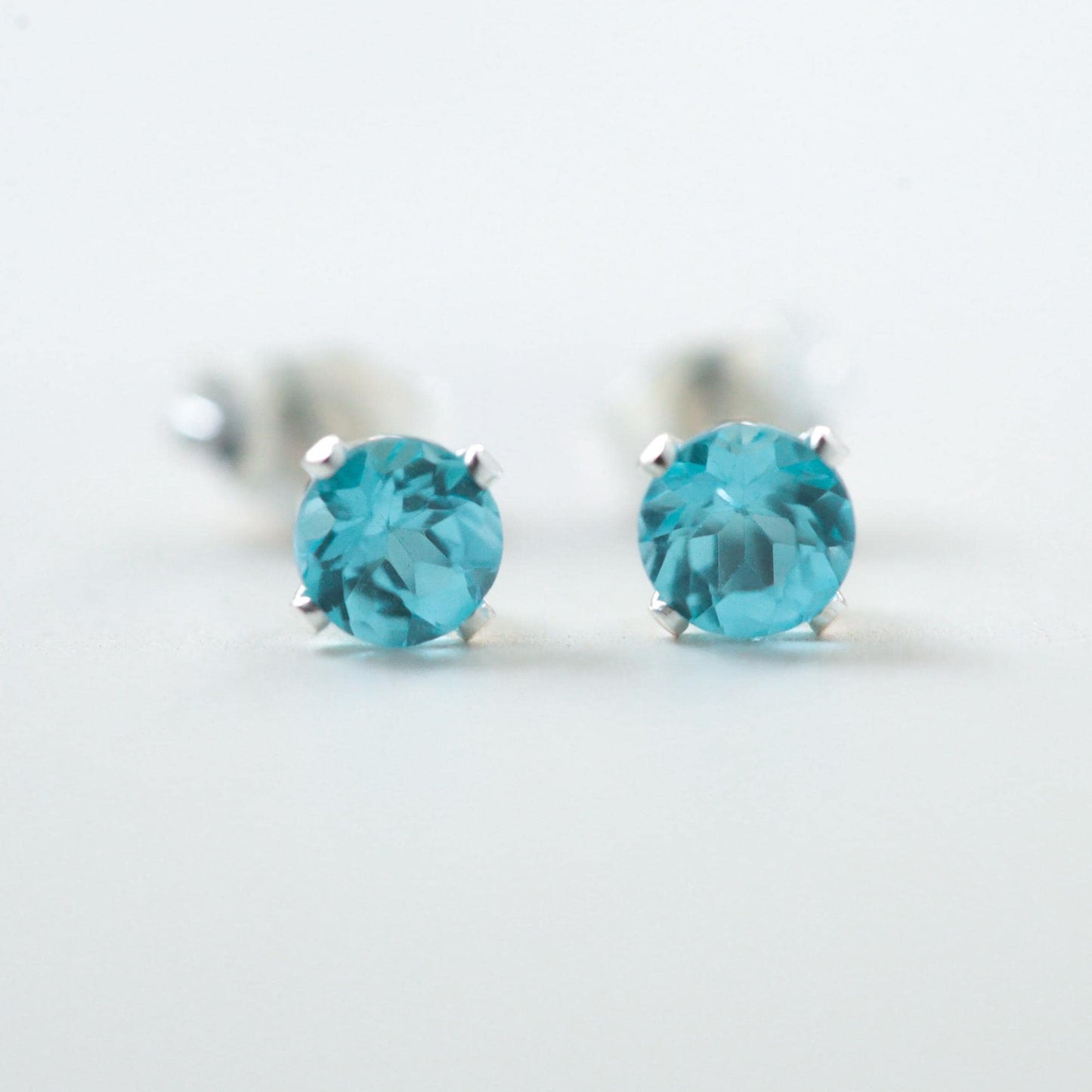Apatite stud earrings - 14K
