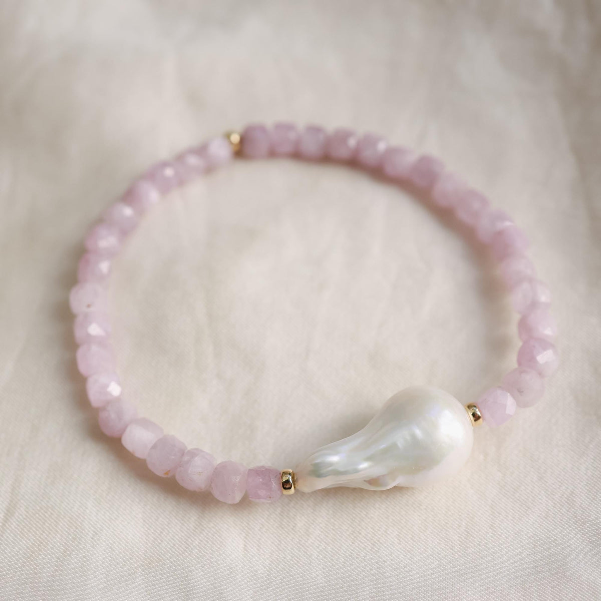 Pink Cloud Kunzite Pearl Bracelet EBKM7865